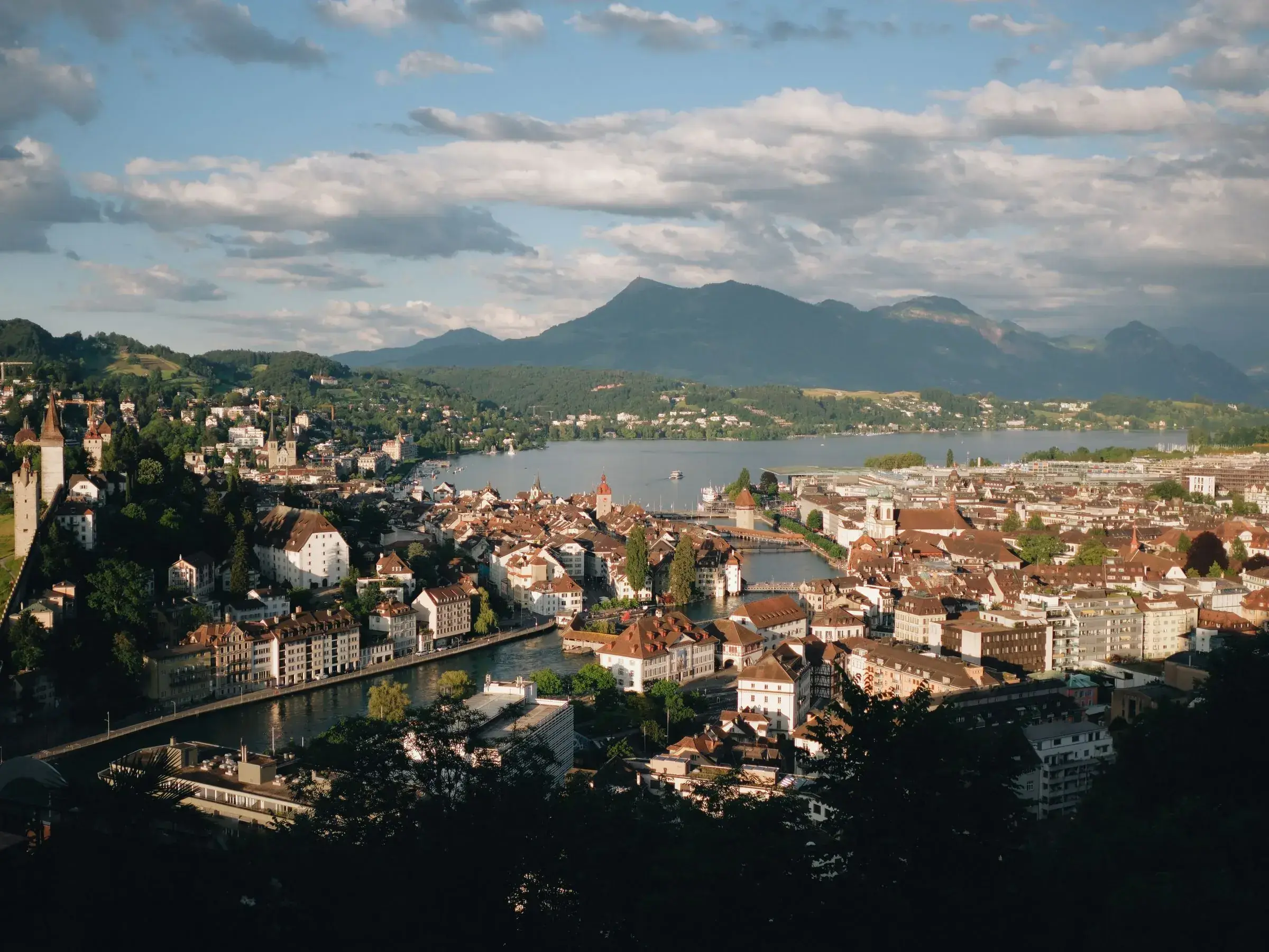 Luzern mit See und Bergen, Schweiz